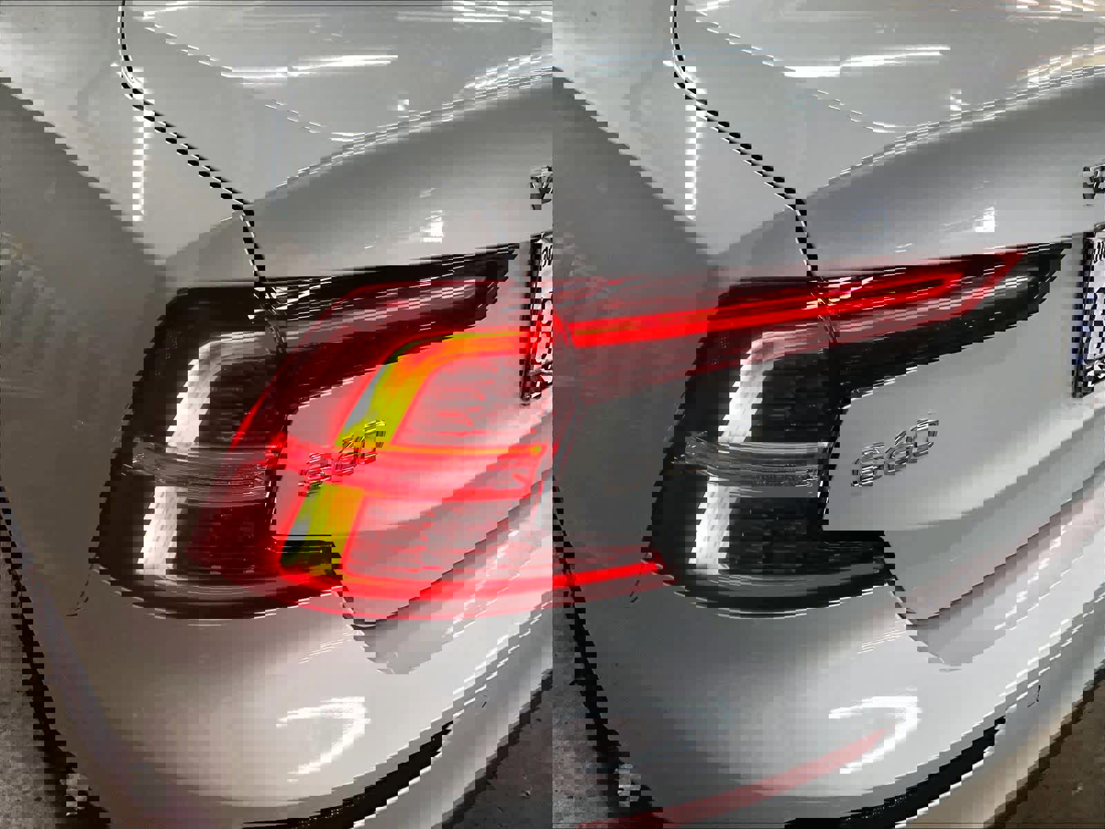 Used 2021 Volvo S60 T8 Inscription image 30