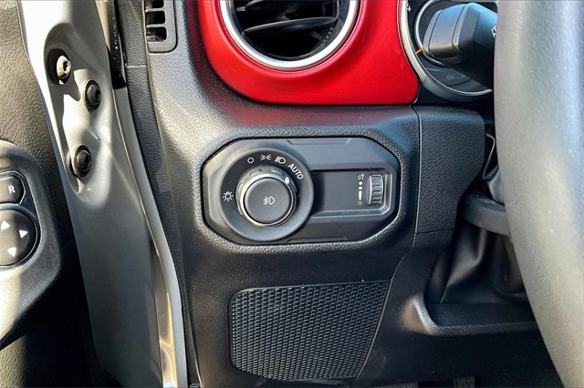 Used 2023 Jeep Wrangler Rubicon image 26