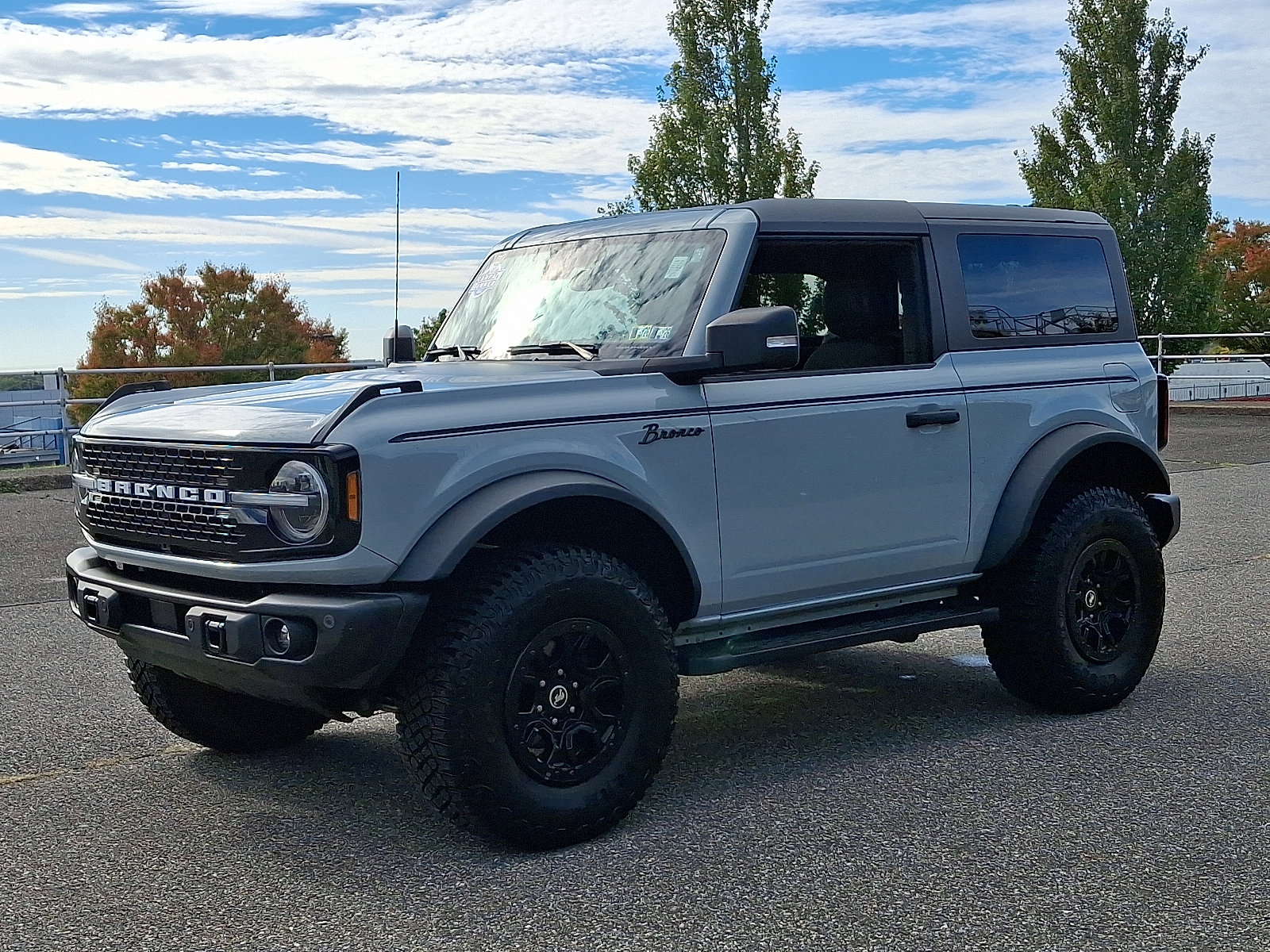 Used 2023 Ford Bronco Wildtrak image 3