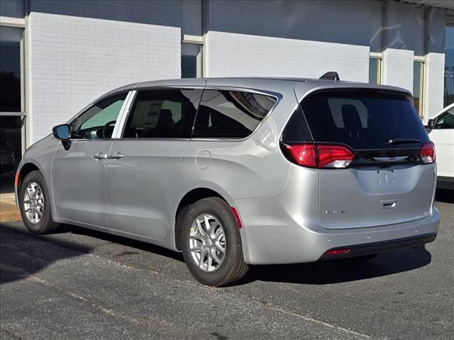 New 2026 Chrysler Voyager LX image 5