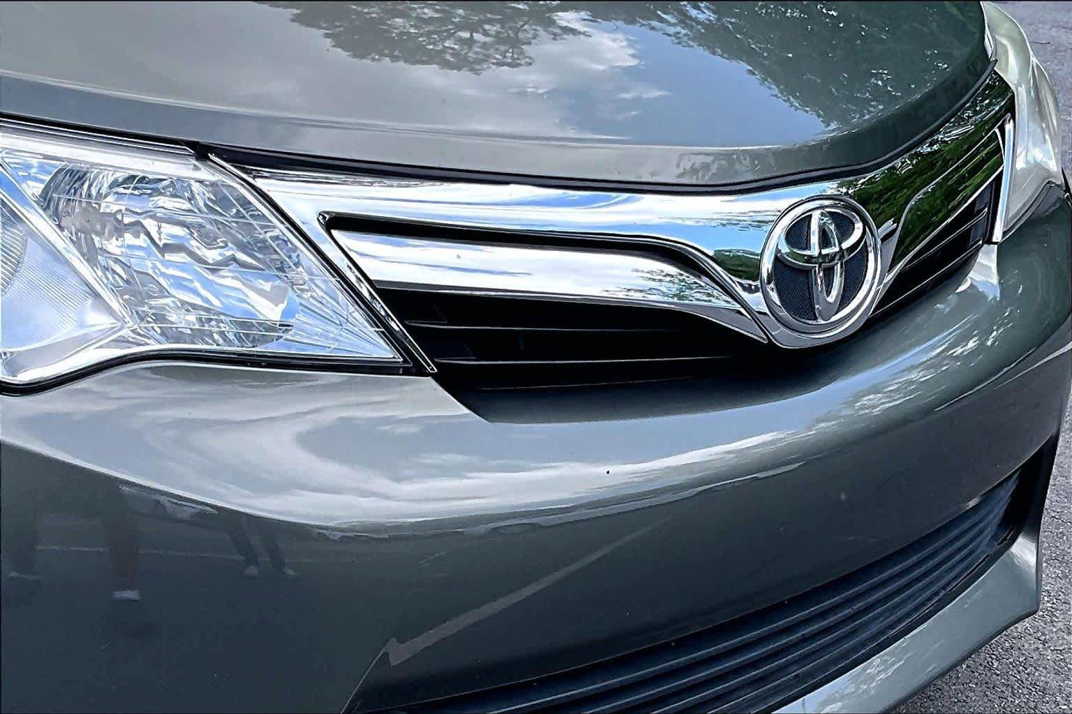 Used 2012 Toyota Camry LE FWD image 27