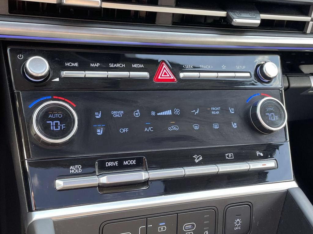 Certified 2025 Hyundai Santa Fe Limited FWD image 31