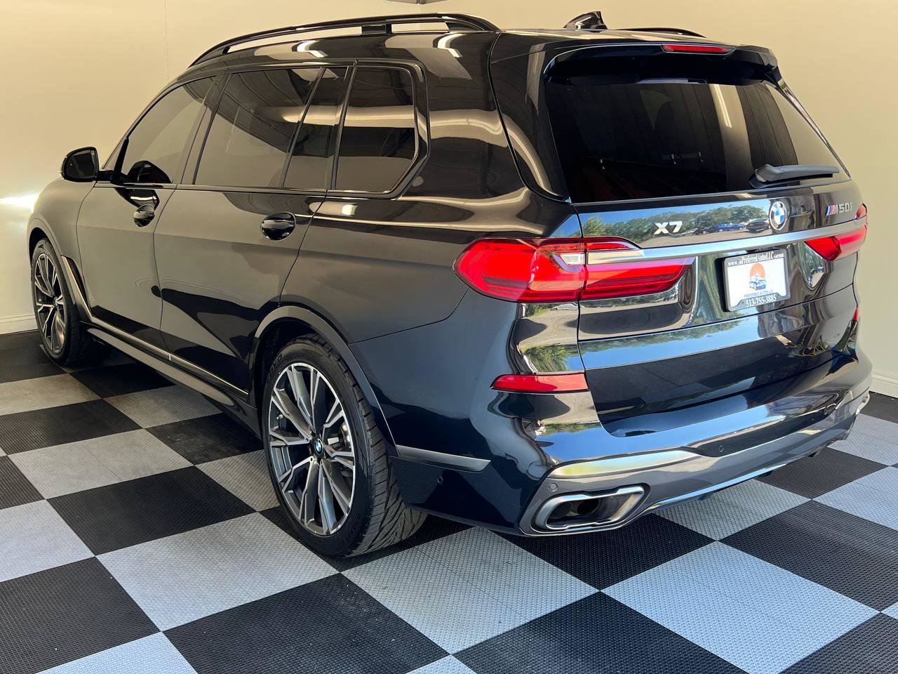 Used 2020 BMW X7 M50i w/ Executive Package image 4