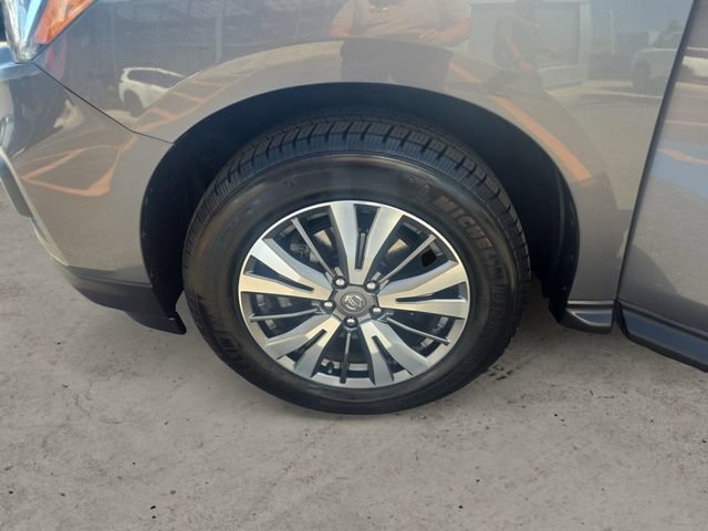 Used 2019 Nissan Pathfinder SL AWD/4WD image 9