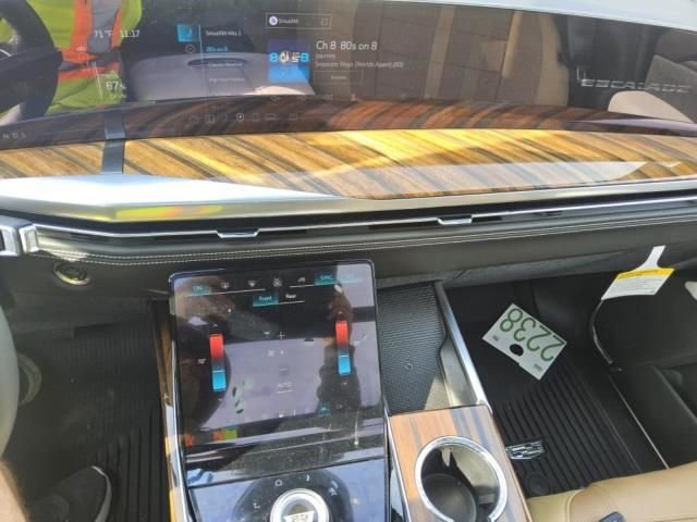 Used 2026 Cadillac Escalade ESV Platinum Sport w/ LPO, Floor Liner Package image 4