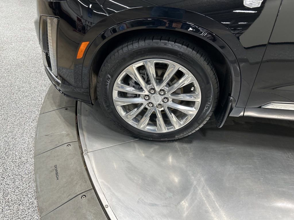 Used 2023 Cadillac XT6 Premium Luxury w/ Technology Package AWD/4WD image 36