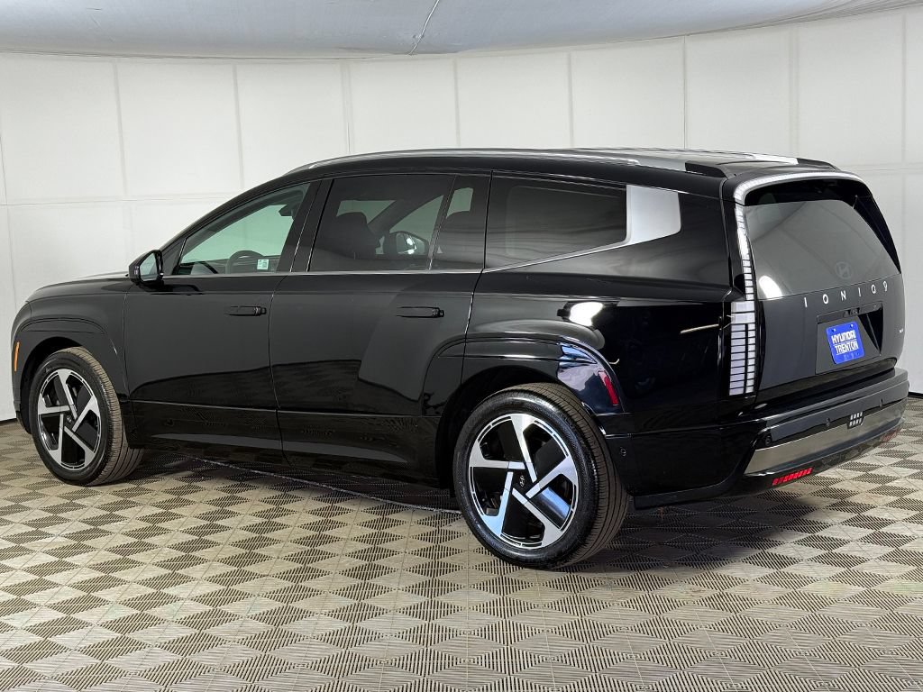 Used 2026 Hyundai Ioniq 9 Calligraphy AWD/4WD image 15