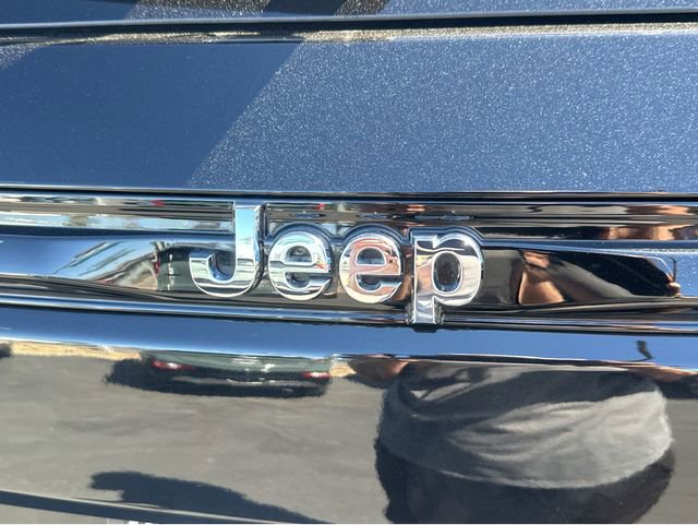 Used 2024 Jeep Grand Cherokee Laredo X w/ Trailer Tow Package image 21