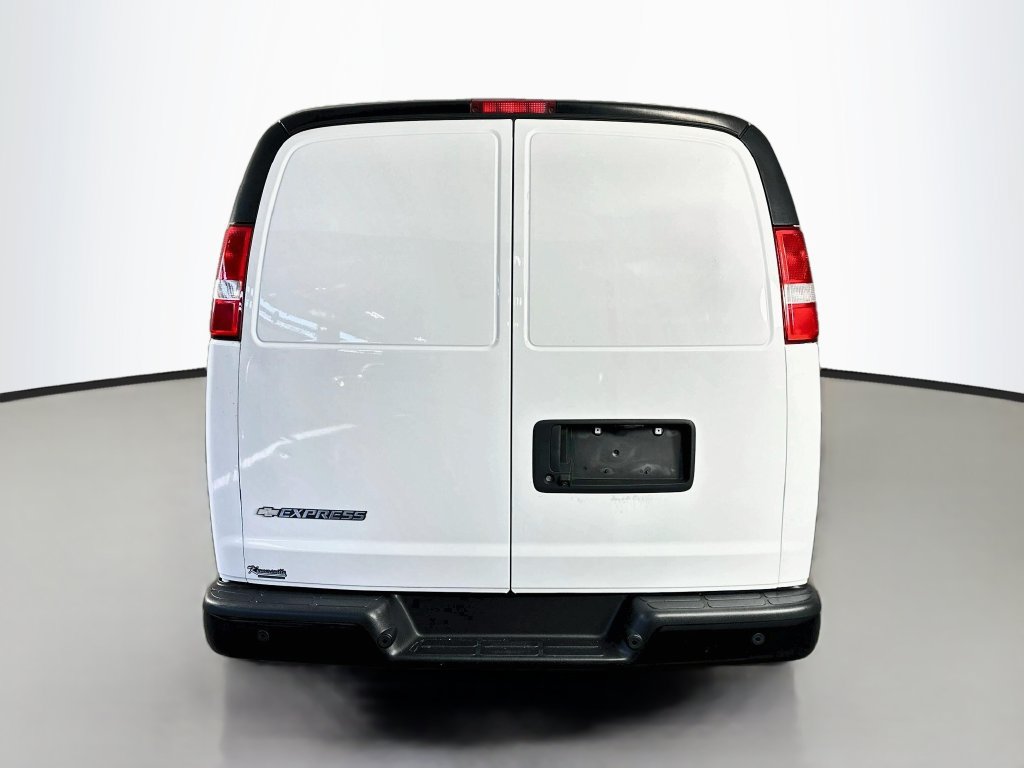 Used 2021 Chevrolet Express 2500 RWD image 6