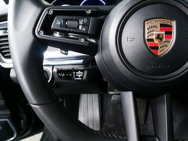Certified 2023 Porsche Panamera Platinum Edition image 10