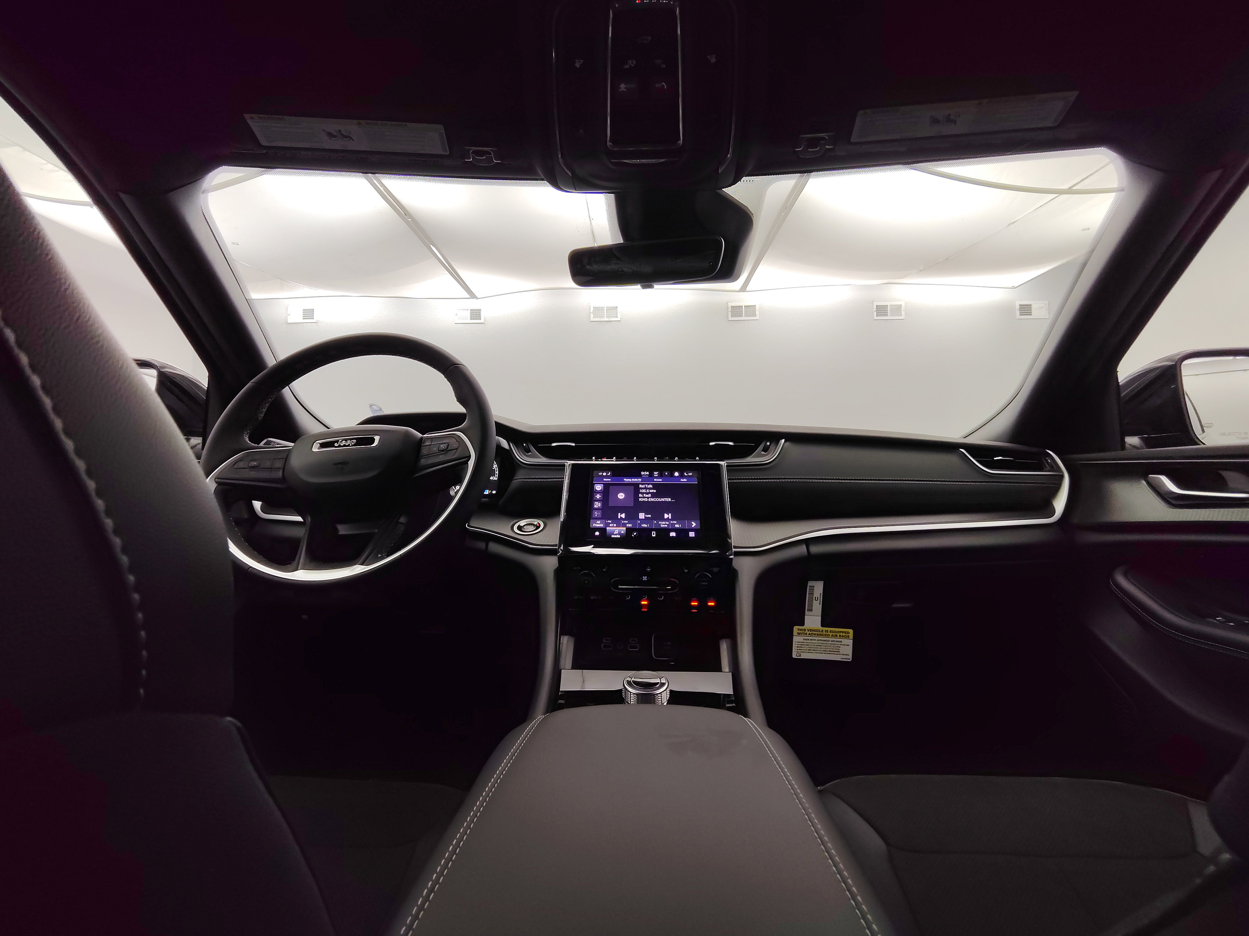 New 2025 Jeep Grand Cherokee Altitude image 26