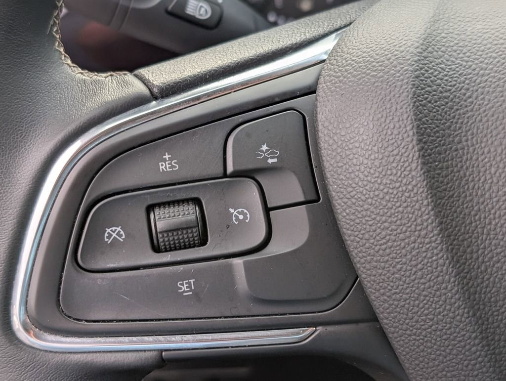 Used 2023 Buick Encore GX Select w/ Sport Touring Package image 26