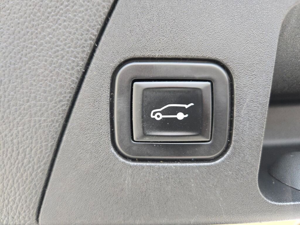 Used 2017 Buick Envision Essence image 18