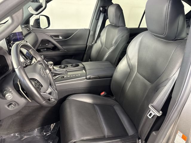 Used 2024 Lexus LX 600 4WD w/ Luxury Package image 19