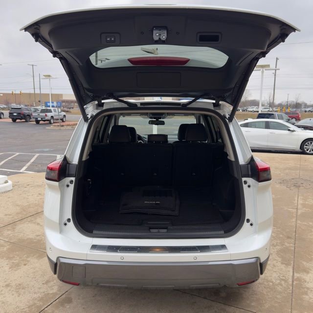 Used 2024 Nissan Rogue SL image 12