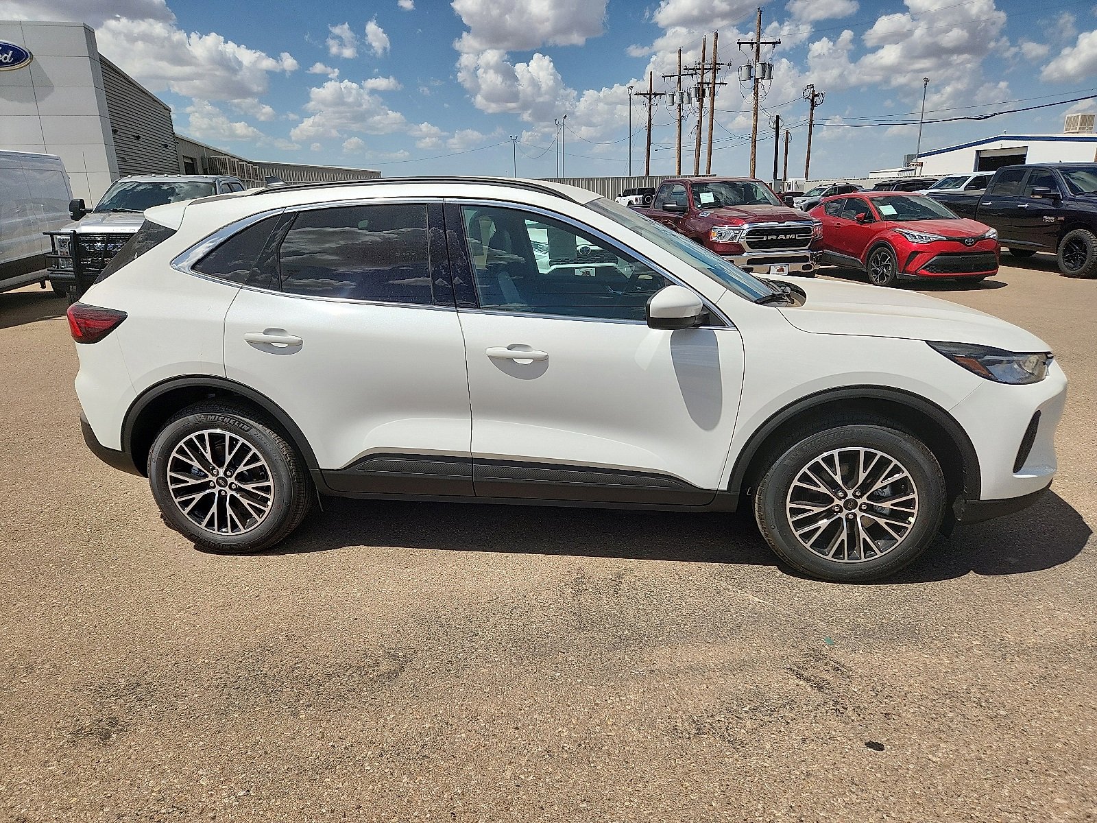 New 2025 Ford Escape SE image 5