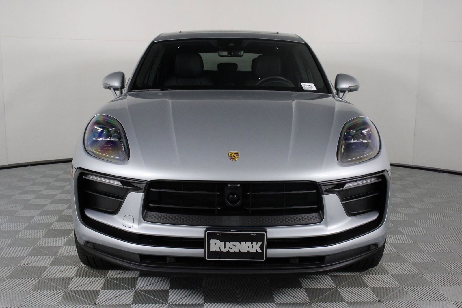 Certified 2025 Porsche Macan image 10
