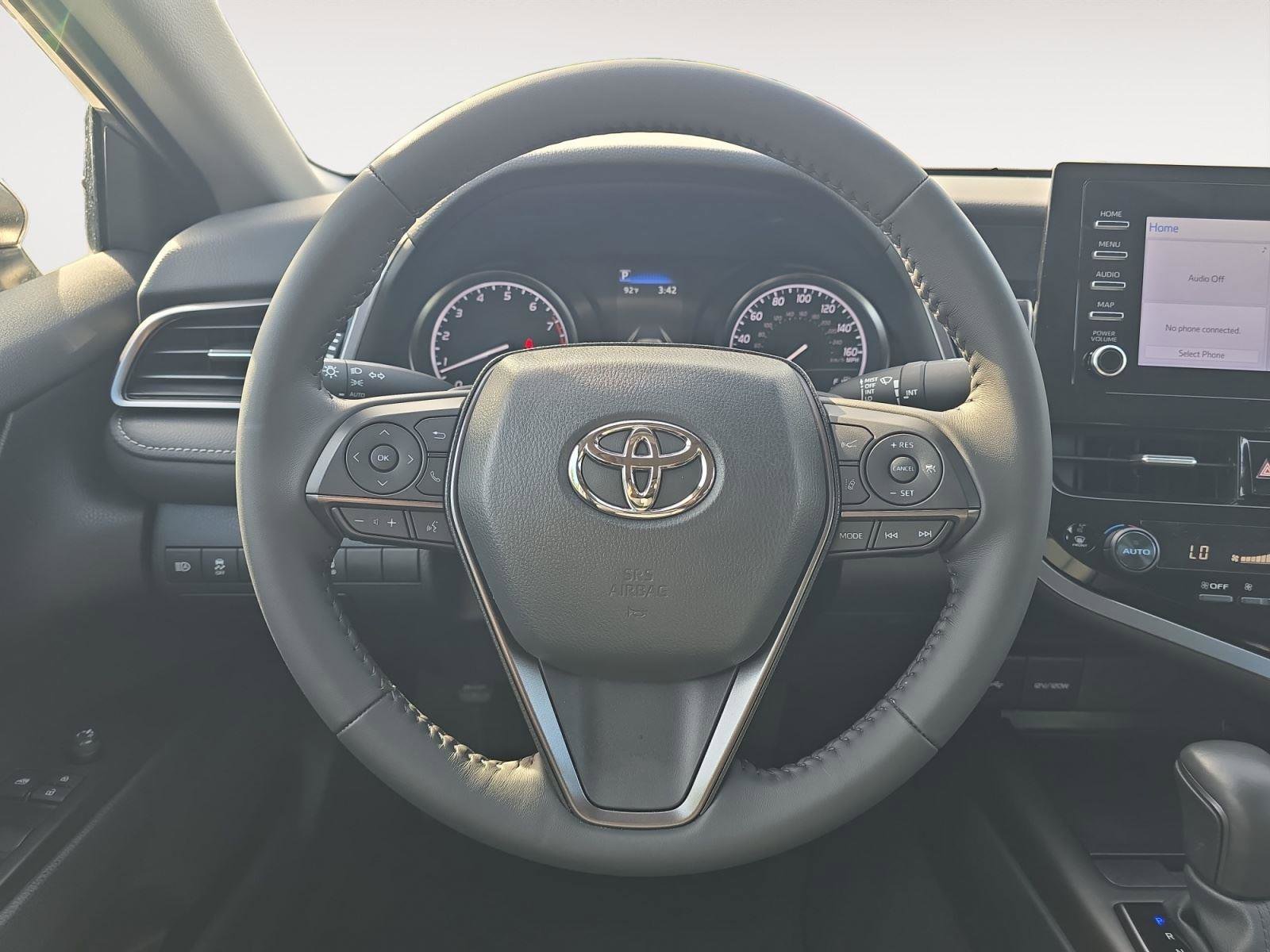 Used 2024 Toyota Camry SE FWD image 11