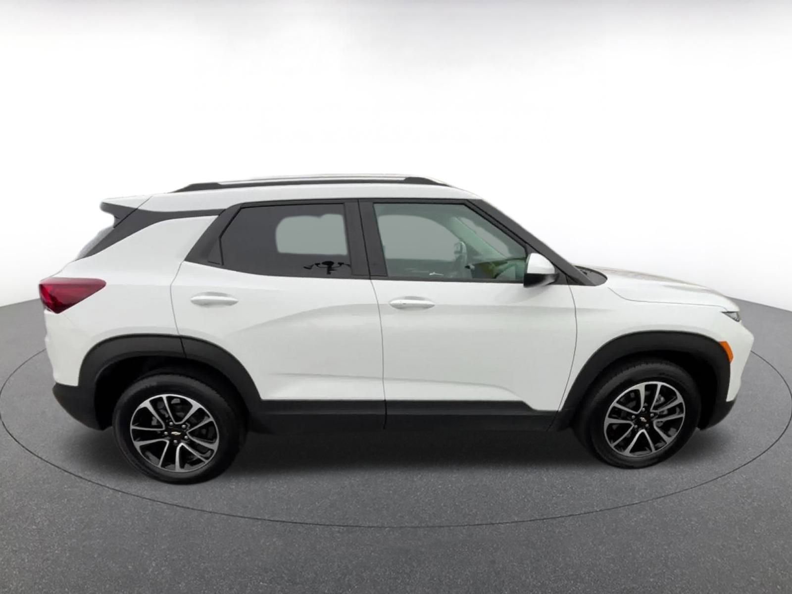 Used 2025 Chevrolet TrailBlazer LT image 16