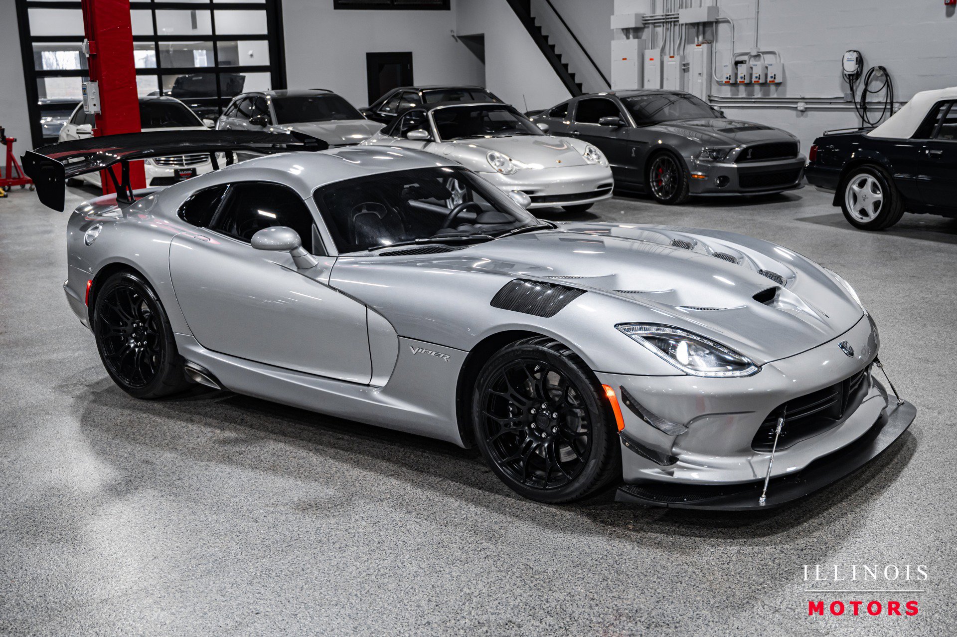 Used 2015 Dodge Viper SRT-10 image 7