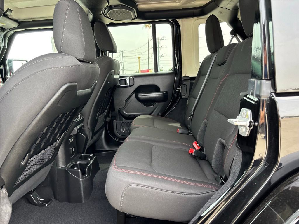 Used 2022 Jeep Wrangler Unlimited Rubicon w/ LED Lighting Group image 14