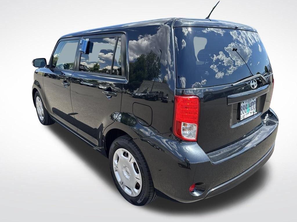 Used 2014 Scion xB FWD image 5