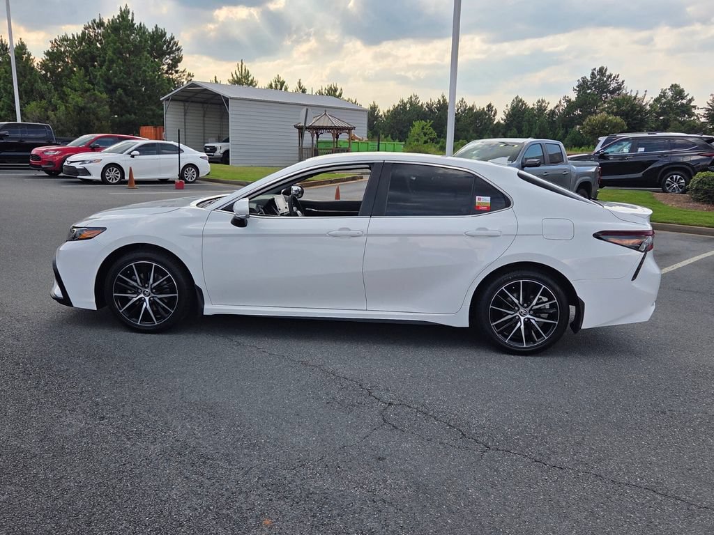 Certified 2024 Toyota Camry SE FWD image 4