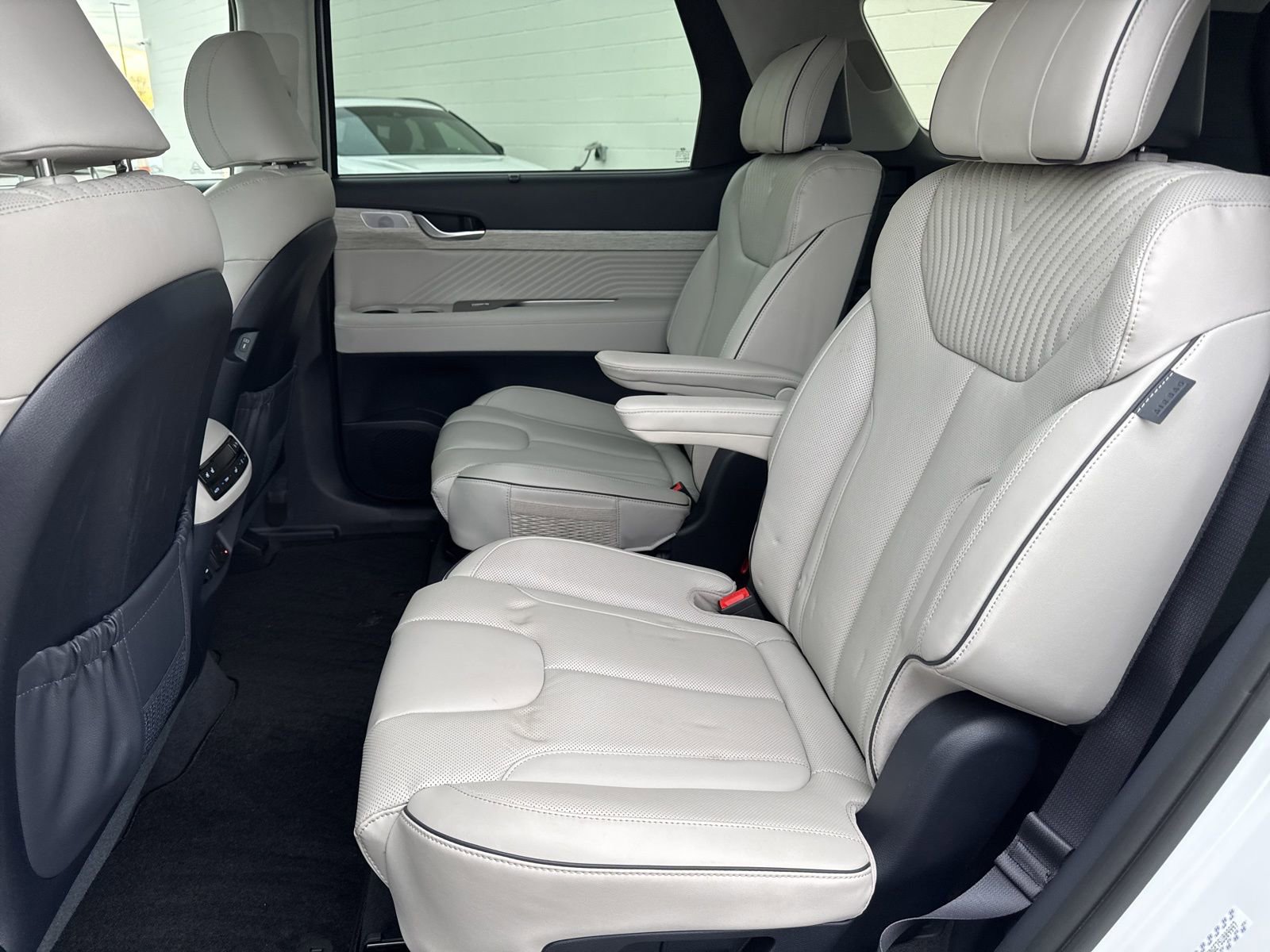 Used 2025 Hyundai Palisade Calligraphy image 17