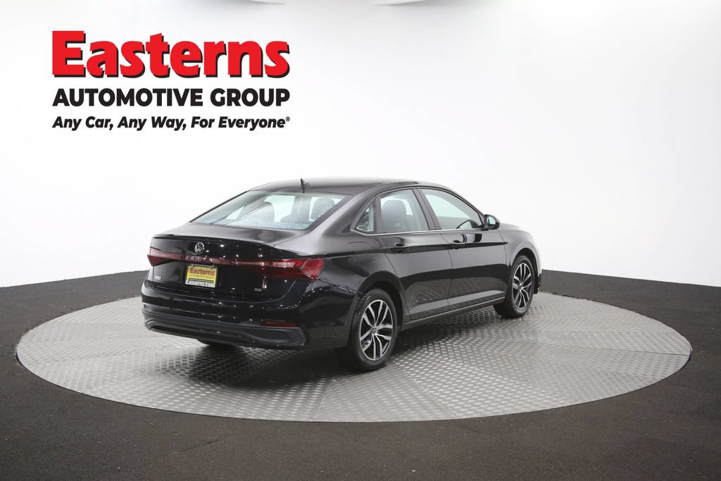 Used 2025 Volkswagen Jetta SE FWD image 39