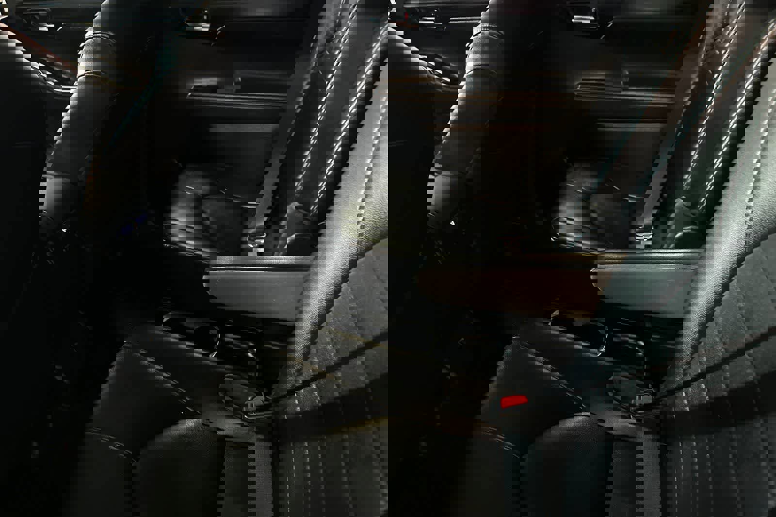 Used 2020 Toyota Highlander XLE image 5