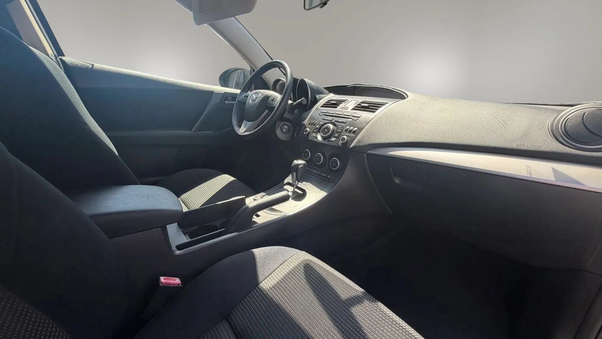 Used 2013 MAZDA MAZDA3 i Touring FWD image 23