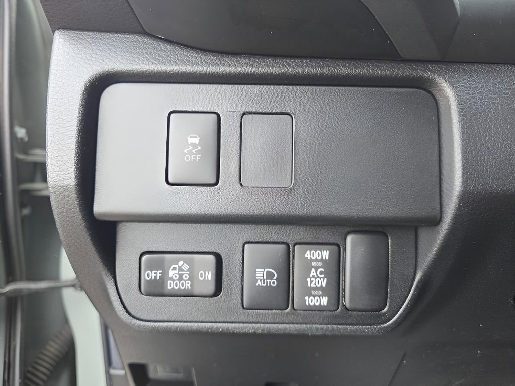 Used 2023 Toyota Tacoma TRD Off-Road AWD/4WD image 21