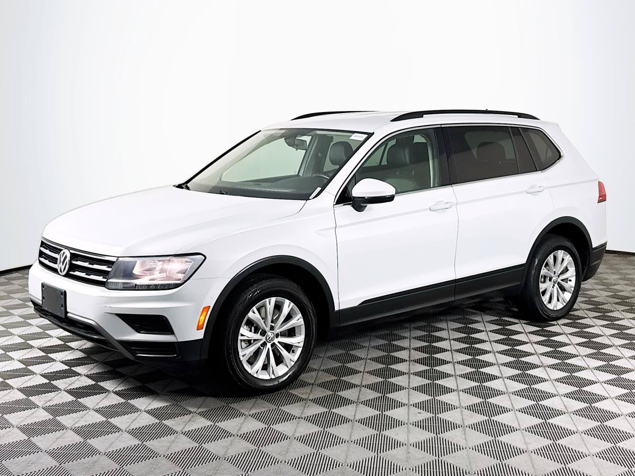 Used 2019 Volkswagen Tiguan SE w/ 3rd Row Seat Package AWD/4WD image 4