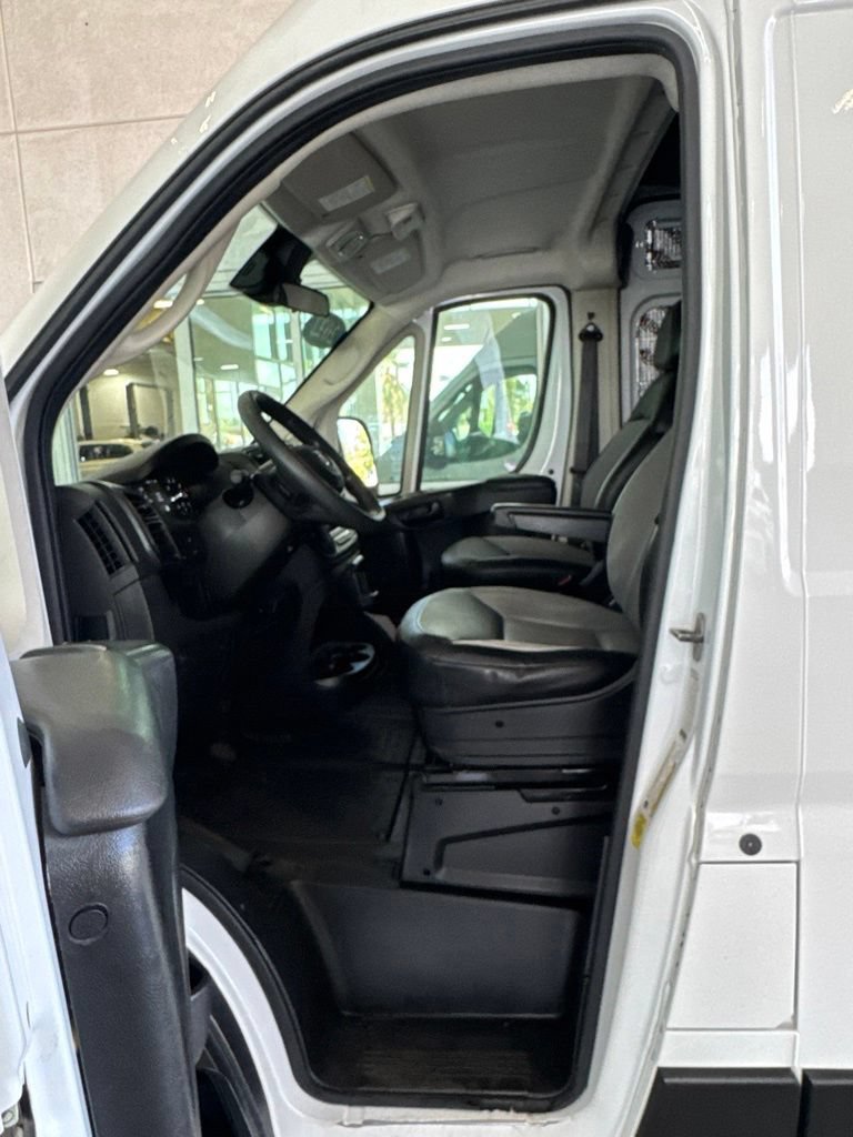 Used 2022 RAM ProMaster 2500 w/ Driver Convenience Group FWD image 8