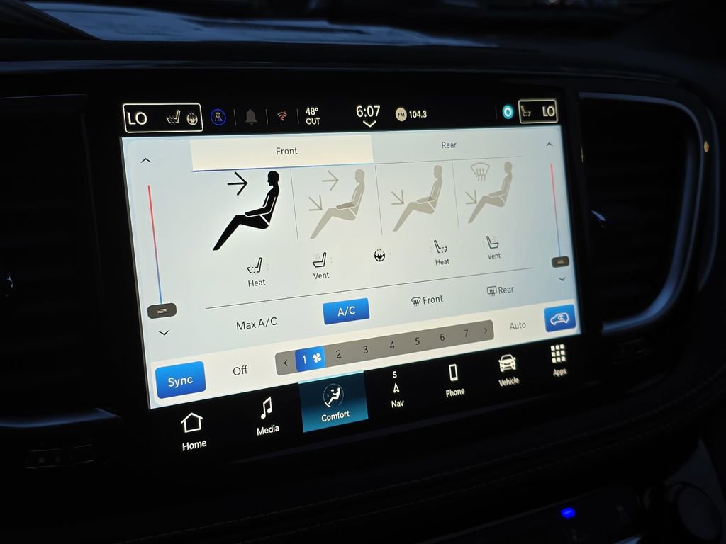 New 2026 Chrysler Pacifica Limited FWD image 23