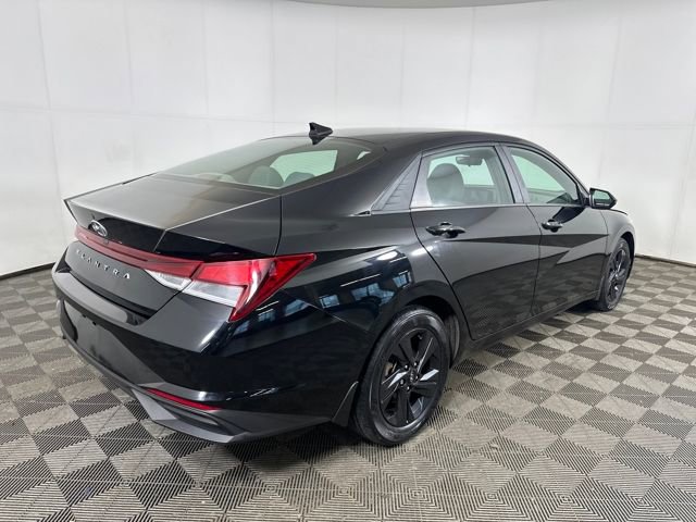 Used 2023 Hyundai Elantra SEL image 3