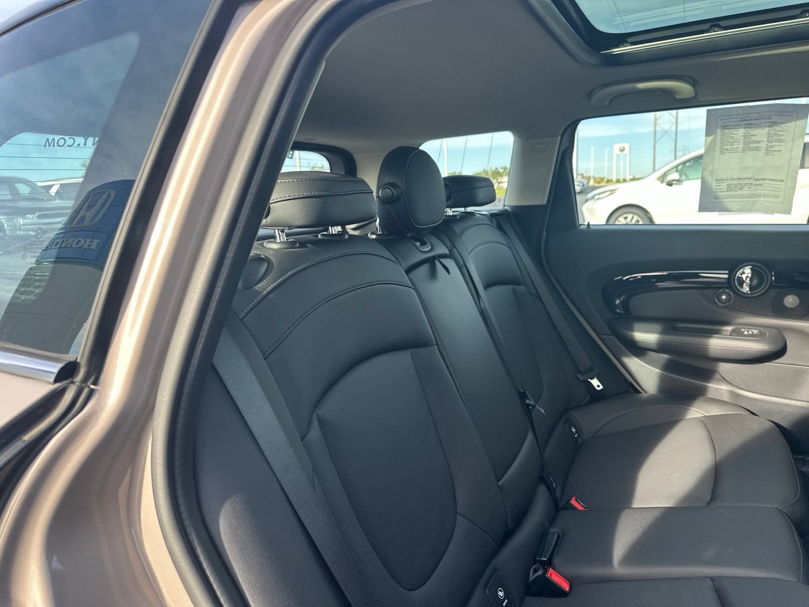 Used 2023 MINI Cooper Clubman S w/ Premium Package FWD image 38