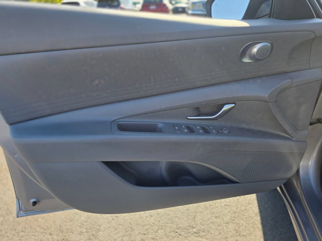 Certified 2024 Hyundai Elantra SEL FWD image 18