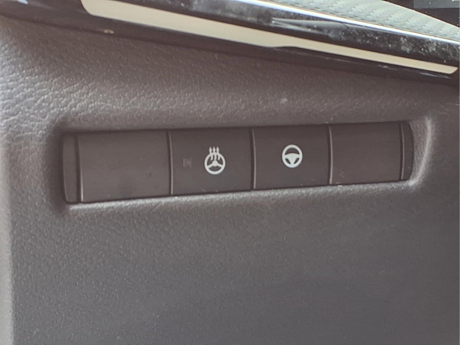 Certified 2025 Nissan Kicks SR w/ SR Premium Package image 21