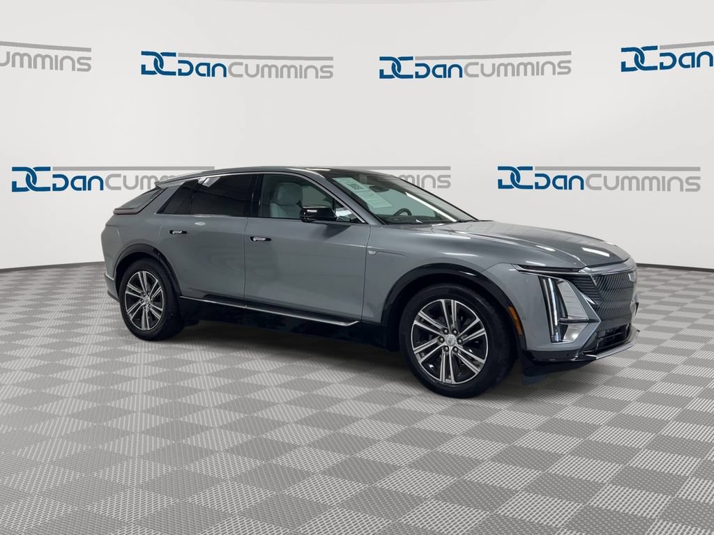 Used 2024 Cadillac Lyriq Luxury w/ LPO, Floor Liner Package RWD image 2