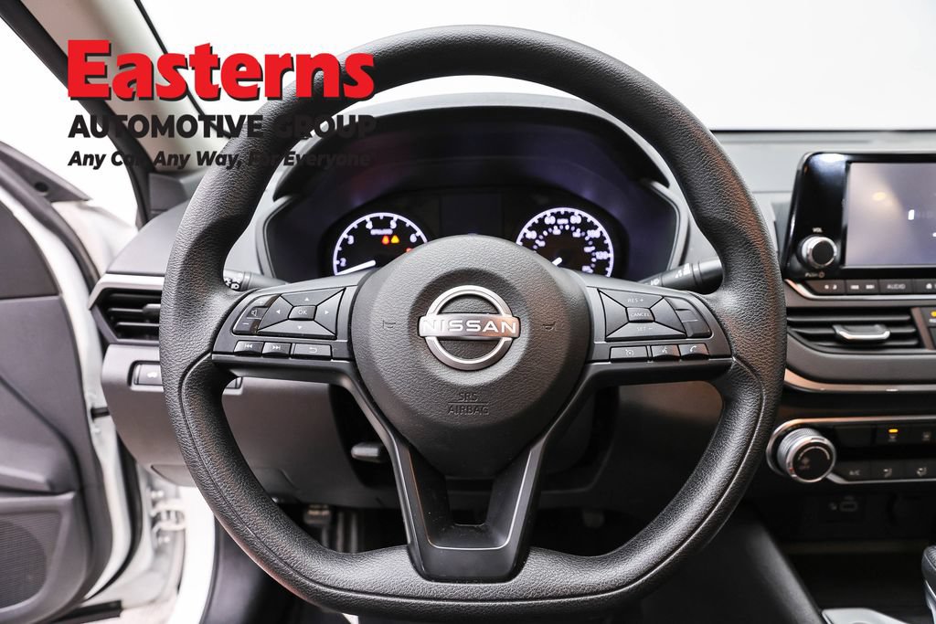 Used 2024 Nissan Altima 2.5 S FWD image 10