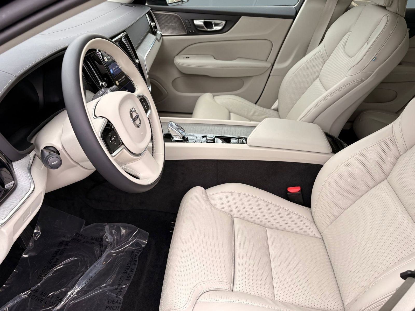 Certified 2025 Volvo V60 B5 Cross Country Ultra w/ Protection Package Premier image 21