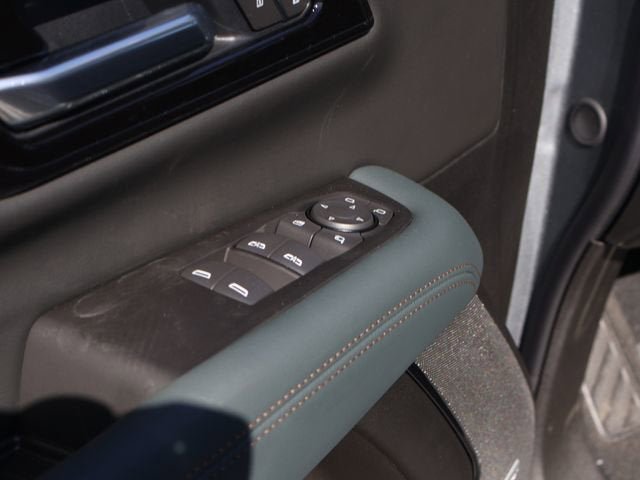 New 2026 GMC Yukon AT4 AWD/4WD image 18