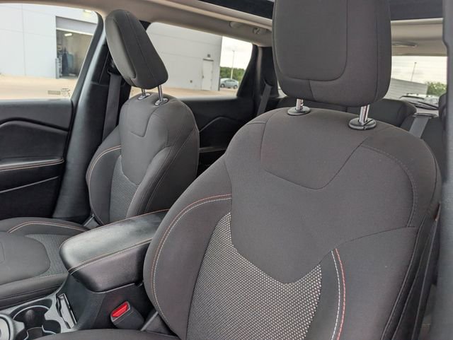 Used 2016 Jeep Cherokee 75th Anniversary FWD image 10