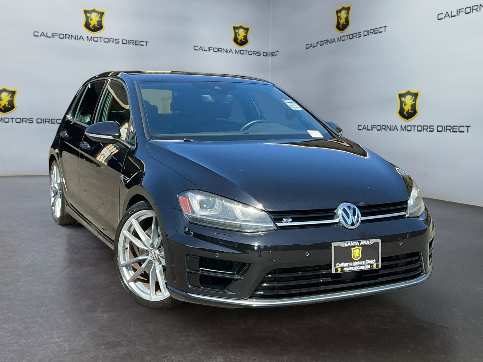 Used 2017 Volkswagen Golf R 4-Door image 3