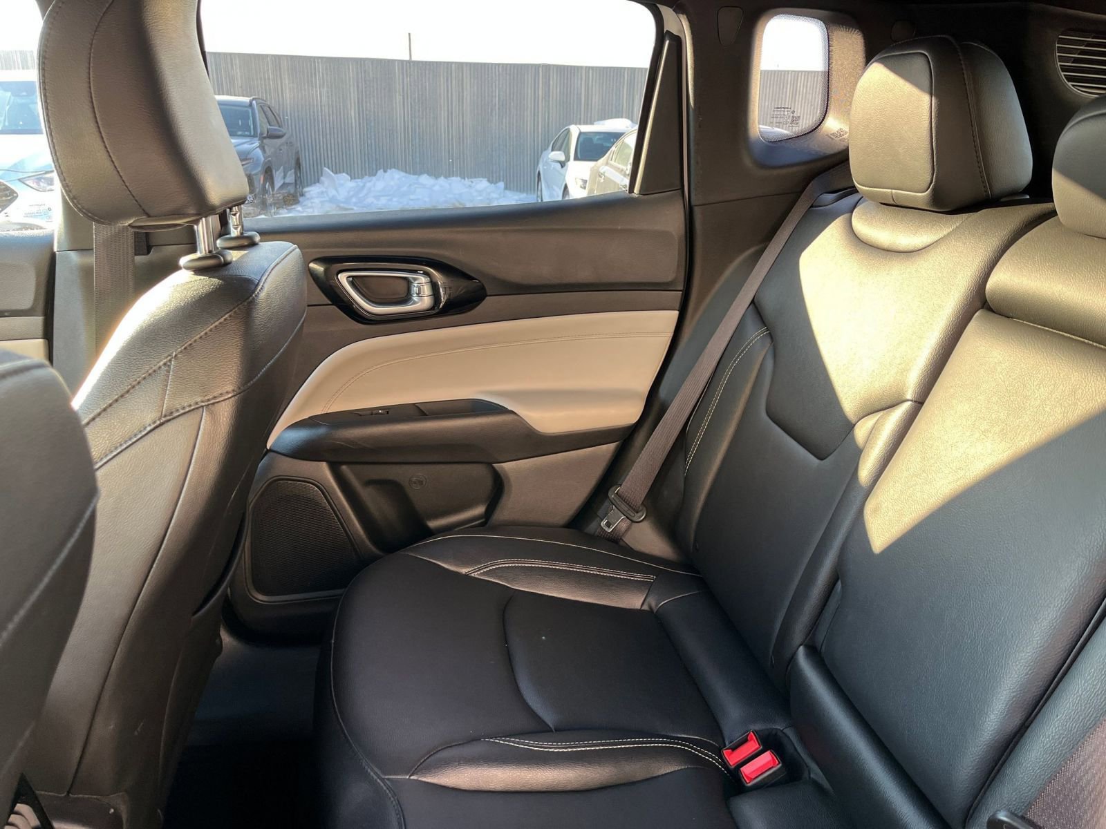 Used 2025 Jeep Compass Limited image 40