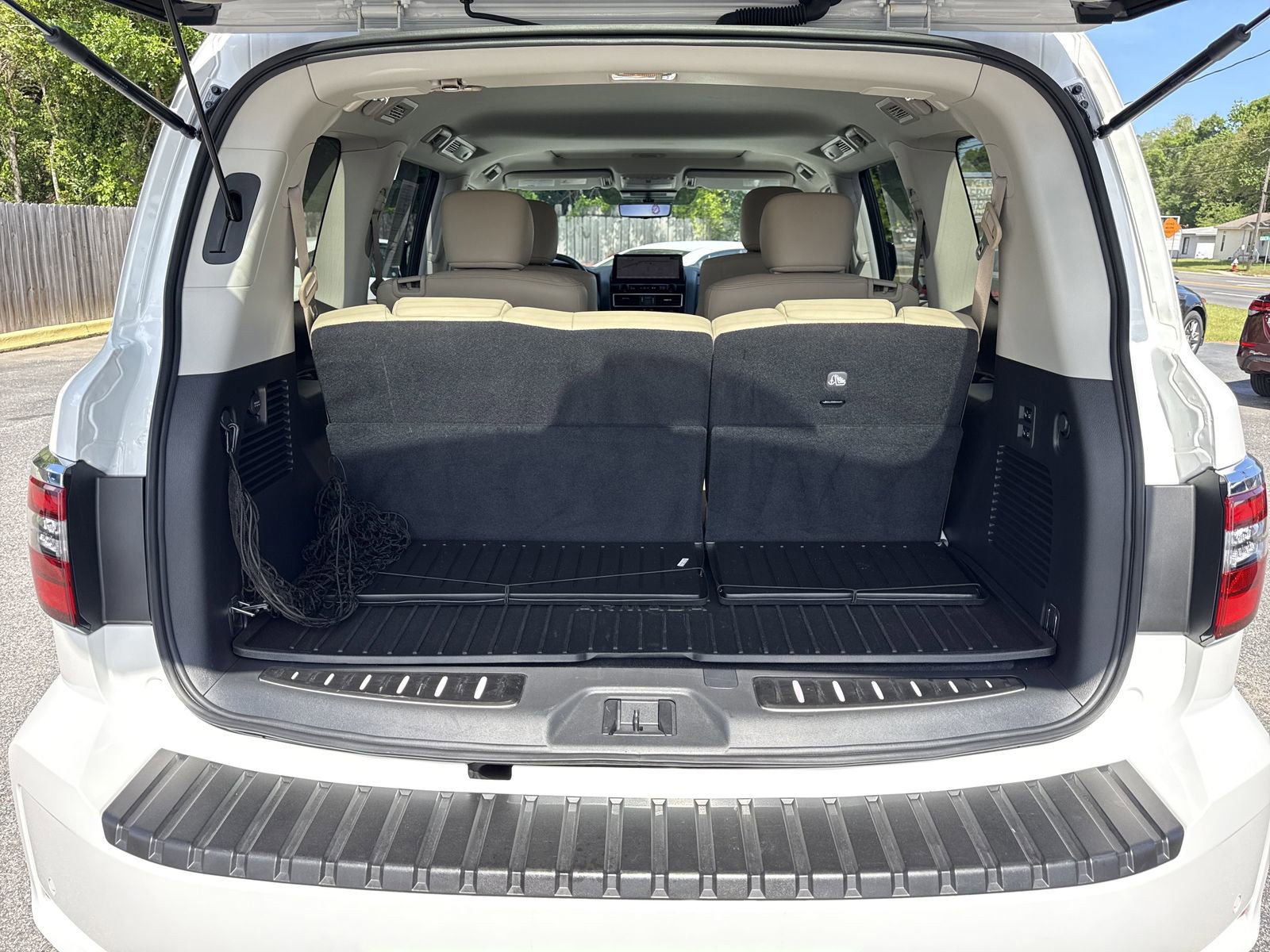Used 2024 Nissan Armada Platinum w/ Captain's Chairs Package image 38