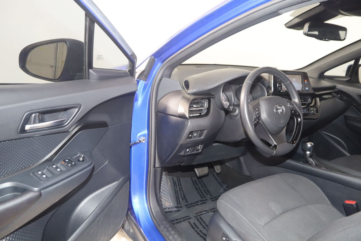 Used 2018 Toyota C-HR XLE FWD image 44
