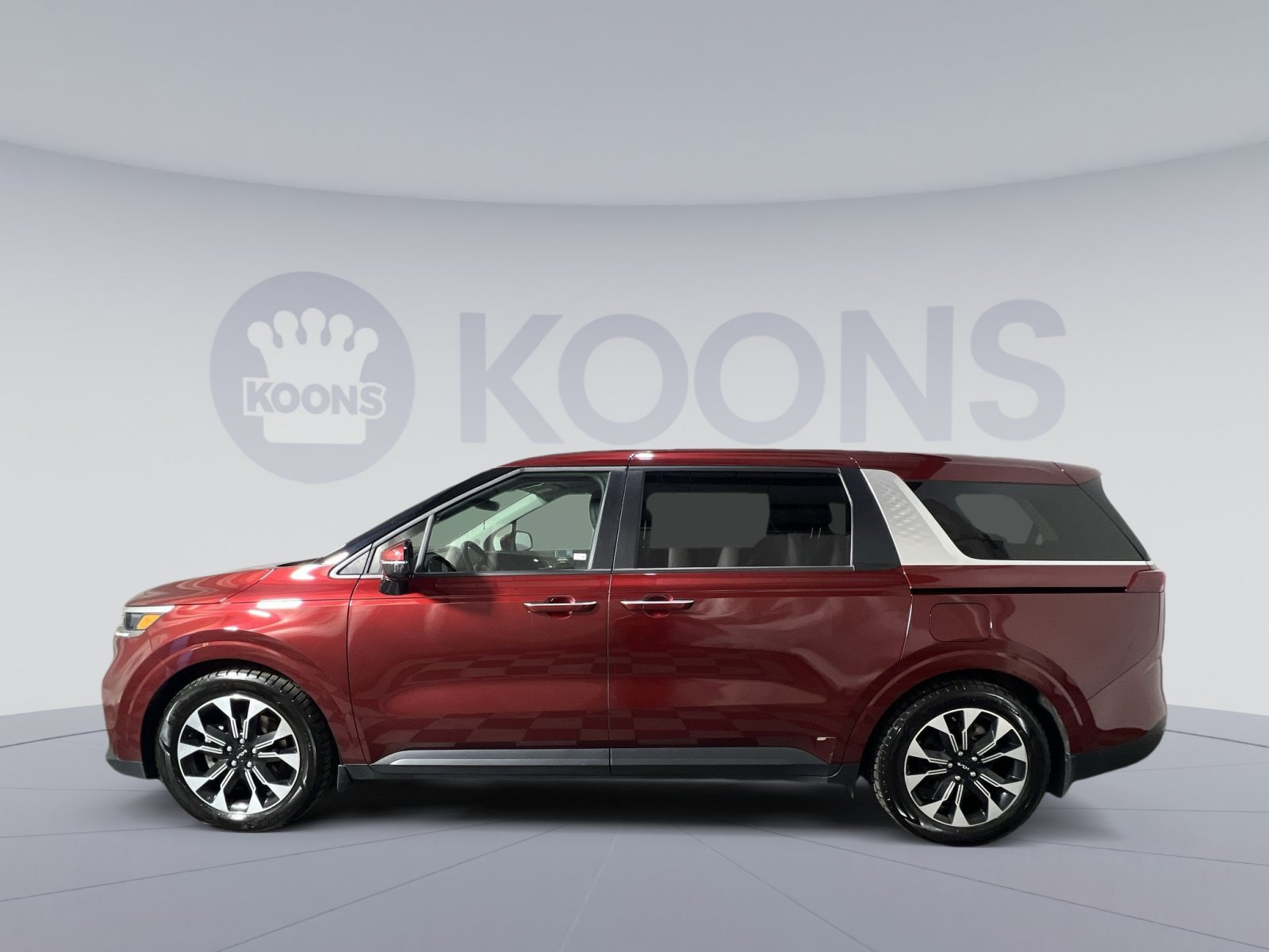 Used 2024 Kia Carnival EX FWD image 2