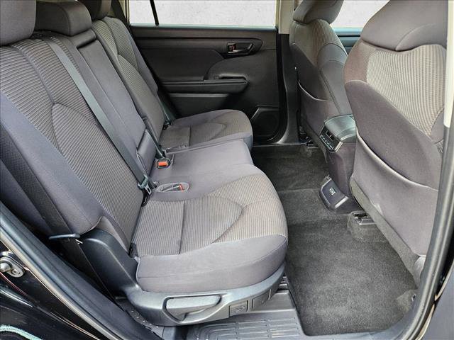 Used 2023 Toyota Highlander LE image 21